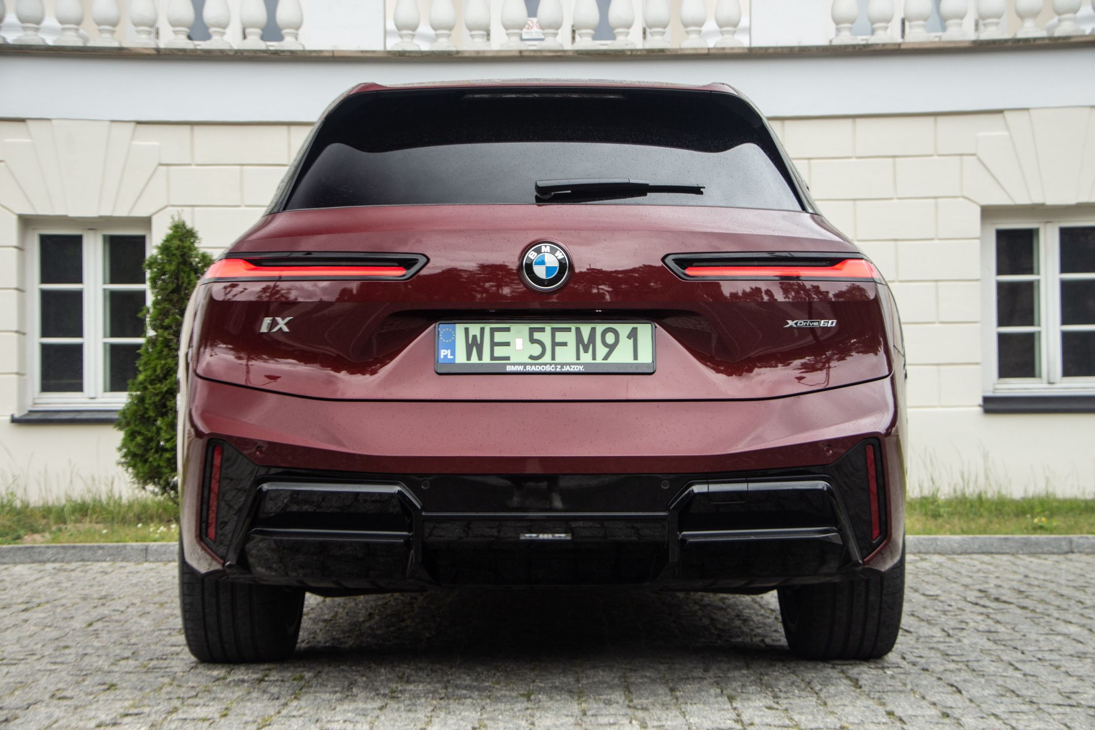 BMW iX
