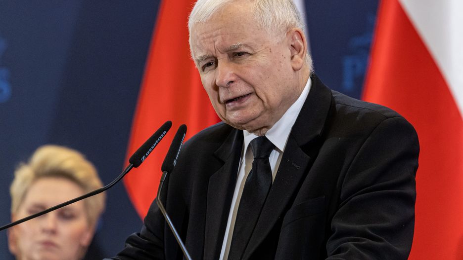 Kaczyński znów wyprzedza pozostałych. Jest nowy sondaż