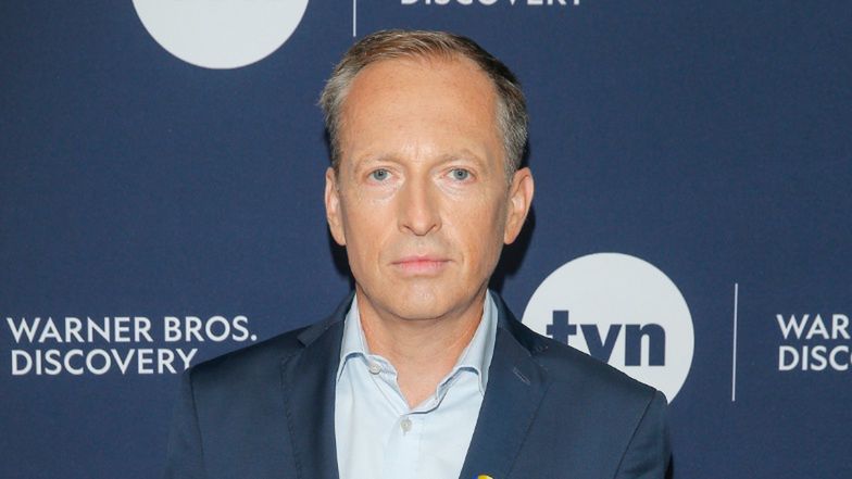 Jakie wykształcenie ma Konrad Piasecki?