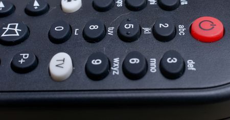 Czarny ekran zamiast ulubionego programu? Ważna zmiana dla posiadaczy telewizji naziemnej