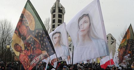 Wojownicy Maryi wyjdą na ulice. "Zmiany przynoszą niebezpieczeństwo"