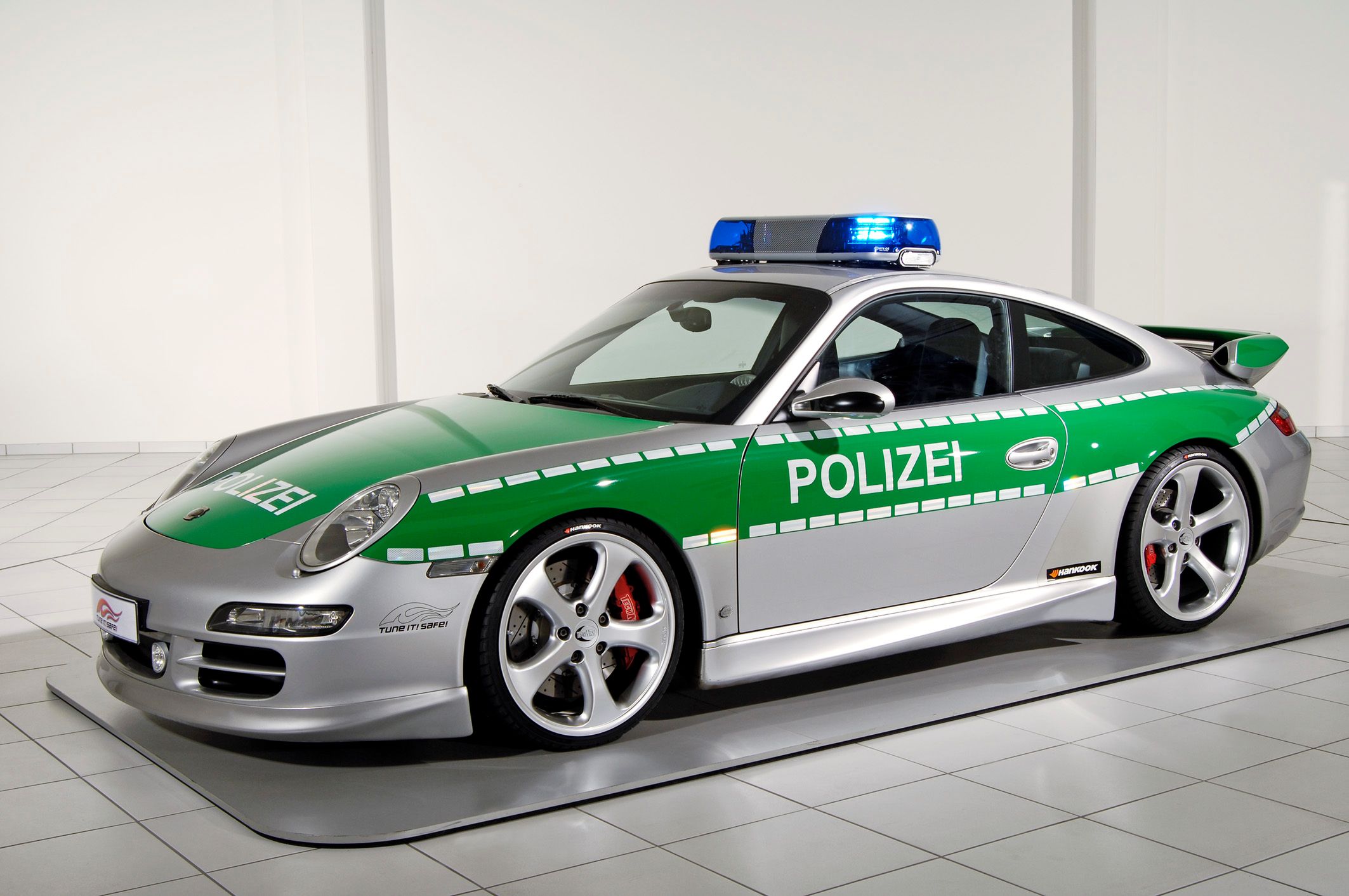 [h2]TechArt Porsche 911 Carrera S (2005)[/h2]