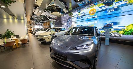 Chińczycy gonią Teslę. Sprzedaż elektryków wystrzeliła