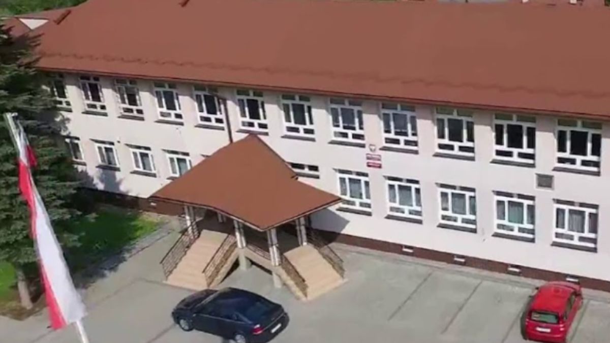 Dyrektor szkoły tłumaczy decyzję o kamerach.