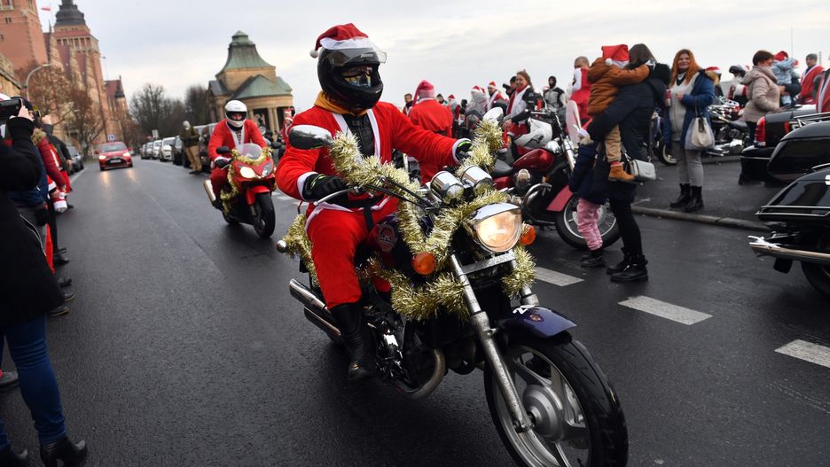 mikołajki 2020. Mikołaje na motocyklach jadą do dzieci ze szpitali i domów dziecka