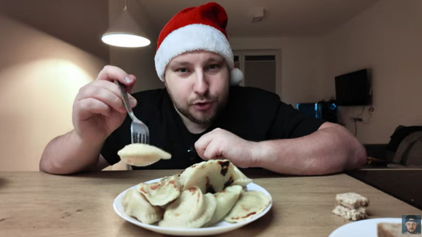 Rosjanin spróbował polskich dań świątecznych. Ruskie okazały się lepsze od pierogów z kapustą i grzybami