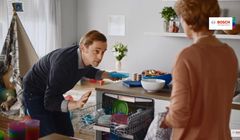 Bosch przekonuje, że zmywarka to oszczędność czasu, który można poświęcić rodzinie