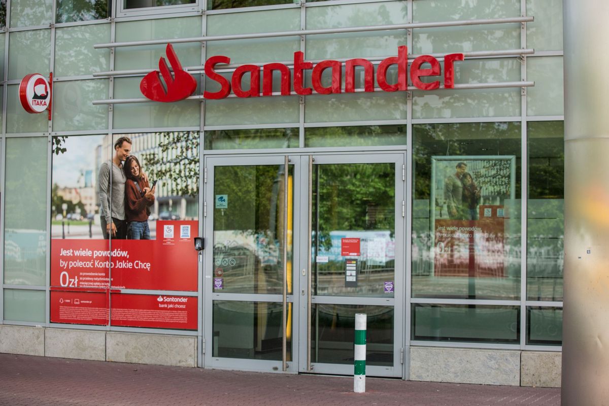 Klienci Santandera nie mogą się w piątkowe południe dostać do swoich pieniędzy za pośrednictwem bankowości mobilnej