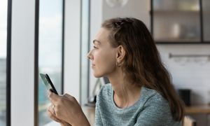 "Zetki" randkują inaczej. Dlaczego decydują się na "date stacking"?