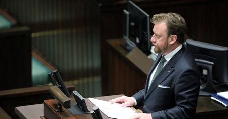 Koronawirus w Polsce. Szykujmy maseczki. Łukasz Szumowski zapowiada nową rekomendację