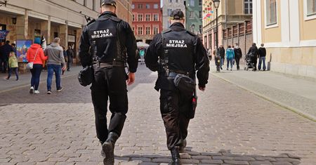Wzmożone kontrole pieców. Strażnicy miejscy sprawdzają, czym palą Polacy