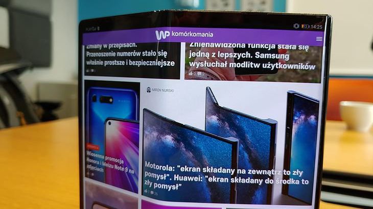 Najpierw rewolucja w telefonach, teraz przyjdzie czas na czytniki? Prototyp ze składanym ekranem już jest 1