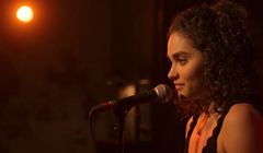 Apple TV+ pokaże muzyczny serial "Little Voice" J.J. Abramsa i Sary Bareilles