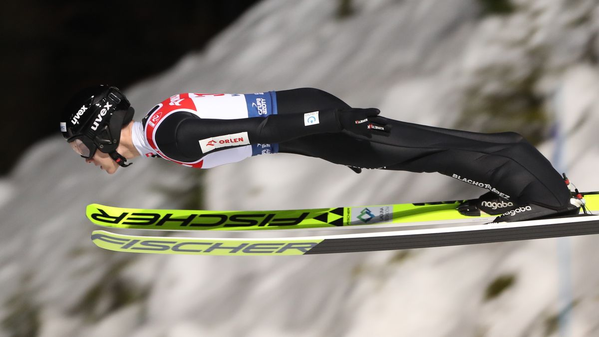 Wisła, 22.12.2022. Jan Habdas podczas mistrzostw Polski w skokach narciarskich w Wiśle, 22 bm. (gj) PAP/Grzegorz Momot