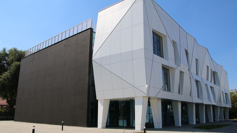 Warszawa. Centrum Kultury "Alternatywy" na Ursynowie już gotowe. Nazwa nawiązuje do lubianego serialu, którego akcja działa się w tej dzielnicy 