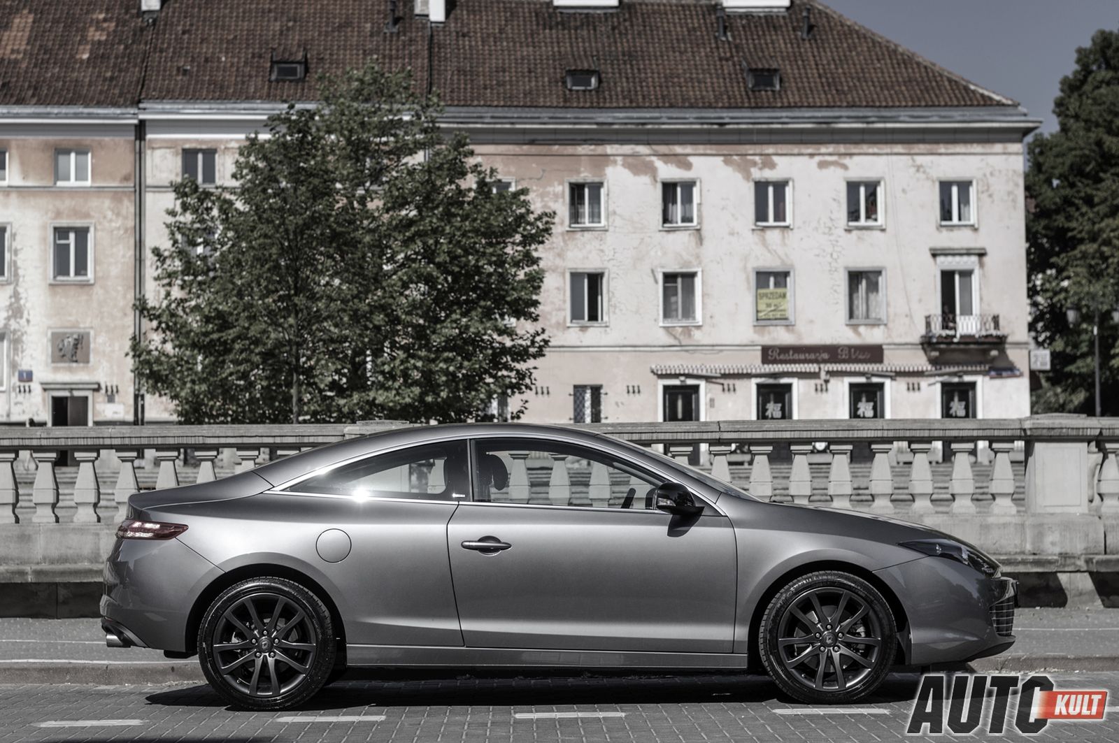 Renault Laguna Coupé 2,0 dCi 4Control - test [galeria zdjęć] 9