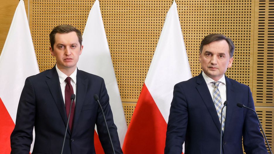 Zbigniew Ziobro o prezydenckim projekcie ustawy o S?dzie Najwy?szym
04.05.2022 Warszawa Konferencja ministra sprawiedliwosci Zbigniewa Ziobry nt prezydenckiego projektu ustawy o Sadzie Najwyzszym   fot. Jacek Dominski/REPORTER
n/z: Sebastian Kaleta, Zbigniew Ziobro
Jacek Dominski/REPORTER