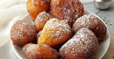 Te nietypowe pączki robię na jogurcie. Mięciutkie, pyszne i pomogą ci nabić białko