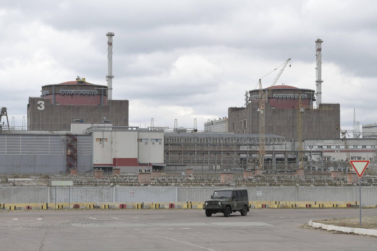 Niebezpieczna sytuacja wokół kontrolowanej przez Rosję elektrowni jądrowej Zaporoże