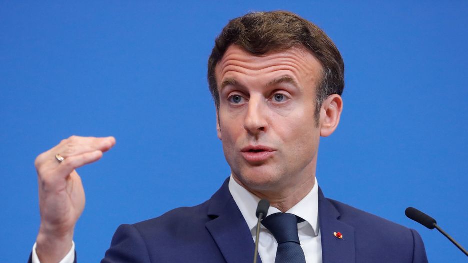 Macron nie chciał mówić o "ludobójstwie" w Ukrainie. Teraz się tłumaczy