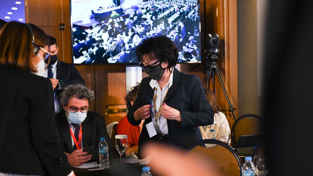 Elżbieta Witek i Tomasz Grodzki w trakcie wystąpienia przewodniczącej Rady Federacji Rosyjskiej Valentiny Matvienko opuścili salę plenarną