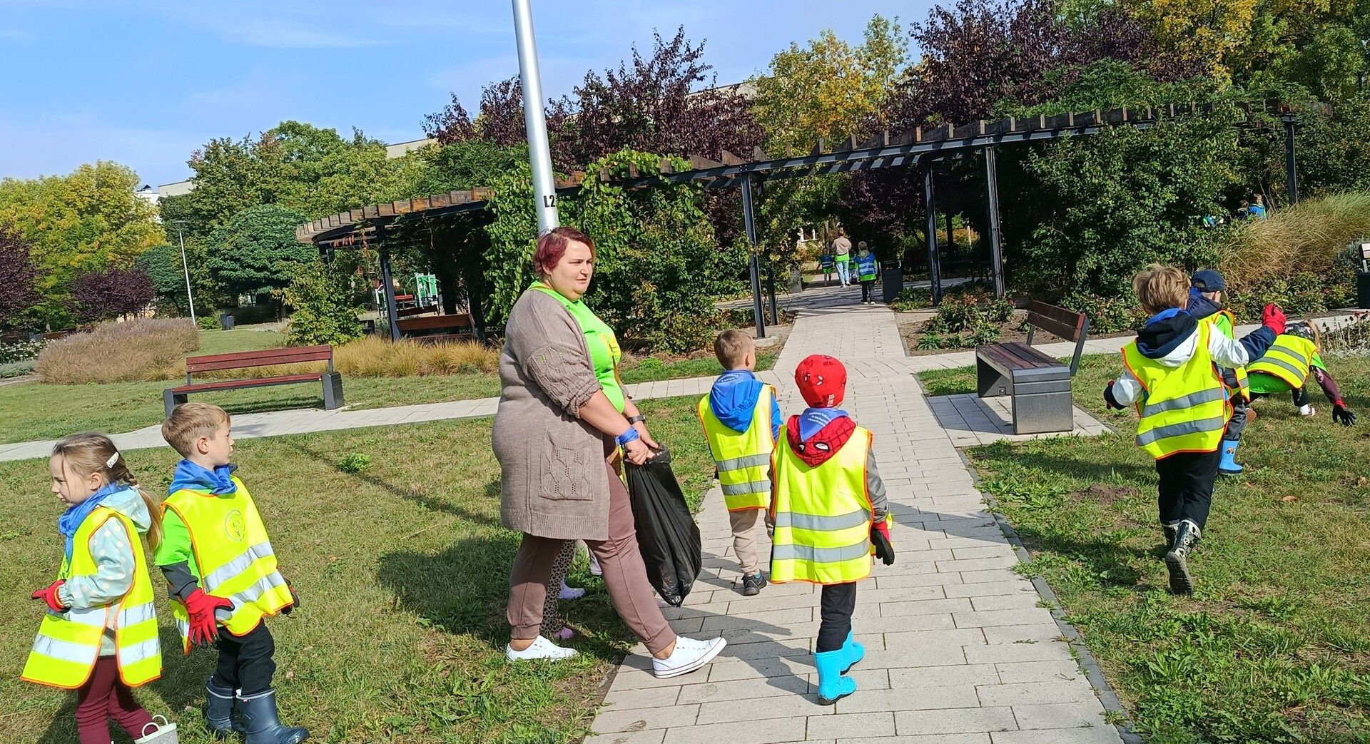 Prawie 1500 osób posprzątało Ostrowiec.