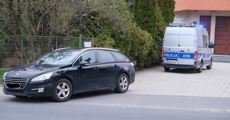 Potrącenie na chodniku przy al. Warszawskiej. Wyjeżdżał z kościelnego parkingu