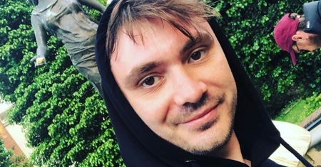 W środku nocy wstawił zdjęcie roznegliżowanej kobiety. Dobrze ją znamy