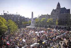Holendrzy maszerowali ulicami Amsterdamu. Nie chcą obostrzeń