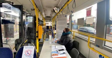 Sosnowiec. Smogobus odbył ostatni kurs. Podpisano kilkadziesiąt umów na wymianę kopciuchów
