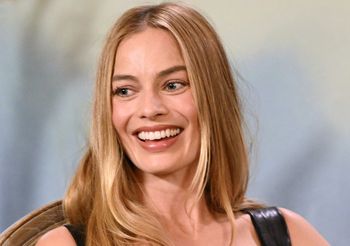 Zdefiniowała "małą czarną" na nowo. Robbie zachwyca w Londynie