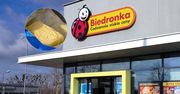 Przyjrzeli się masłu z Biedronki. Uwagę zwrócił detal na opakowaniu