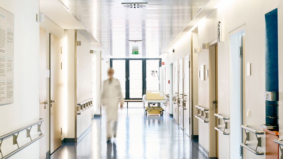 Brakuje lekarzy na oddziałach szpitalnych