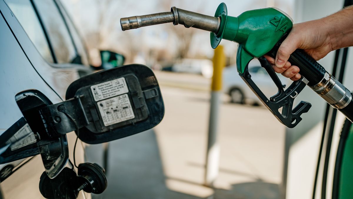 Wygaszanie "pakietu CPN" przyniesie podwyżki paliw. Spadki cen r