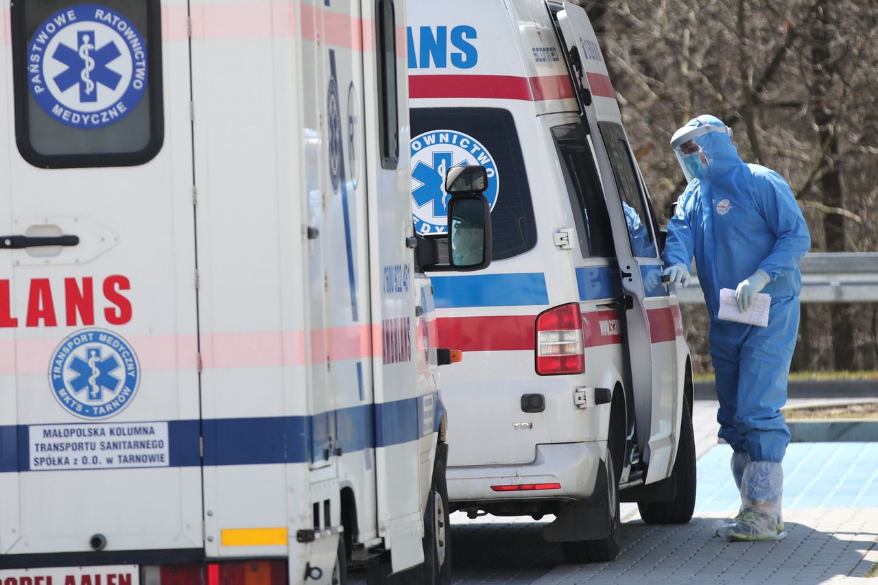 Koronawirus w Polsce. Wielu medyków wciąż nie otrzymało dodatku covidowego. I nie wiedzą, kiedy mogą się go spodziewać