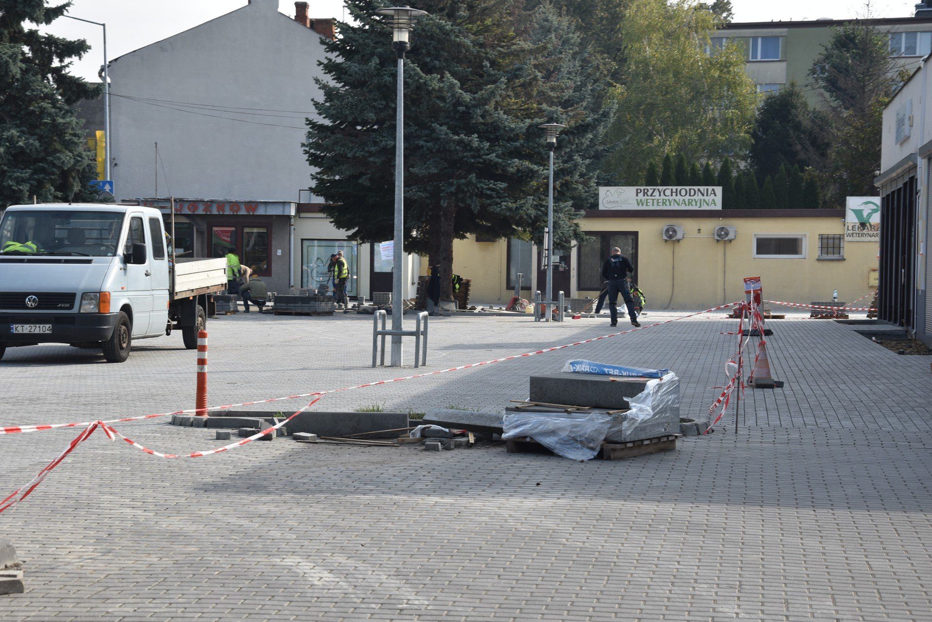 Parking przy ul. Gumniskiej w Tarnowie zyskał wybrukowaną nawierzchnię oraz ładniejszy wygląd. Zmieści się na nim ok. 30 pojazdów