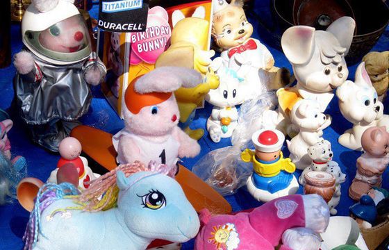 Klocki i podarunki kreatywne najczęściej kupowanymi przez Polaków zabawkami (infografika)