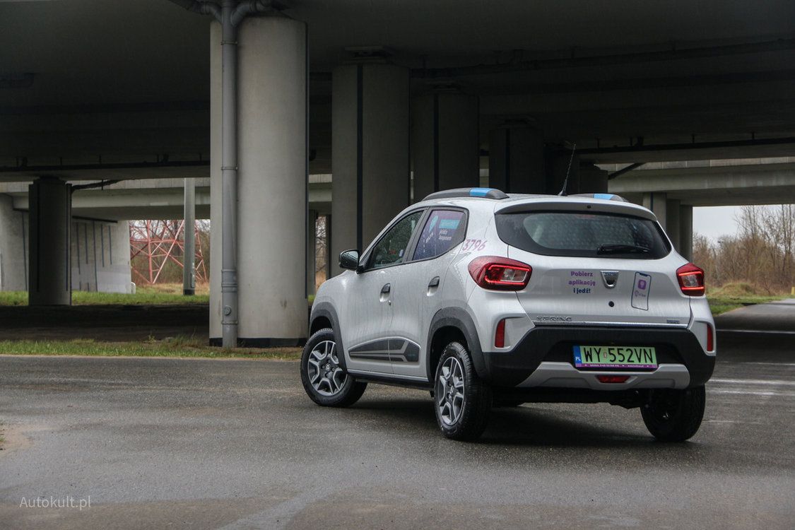 Taką elektryczną Dacię można wynająć z poziomu aplikacji