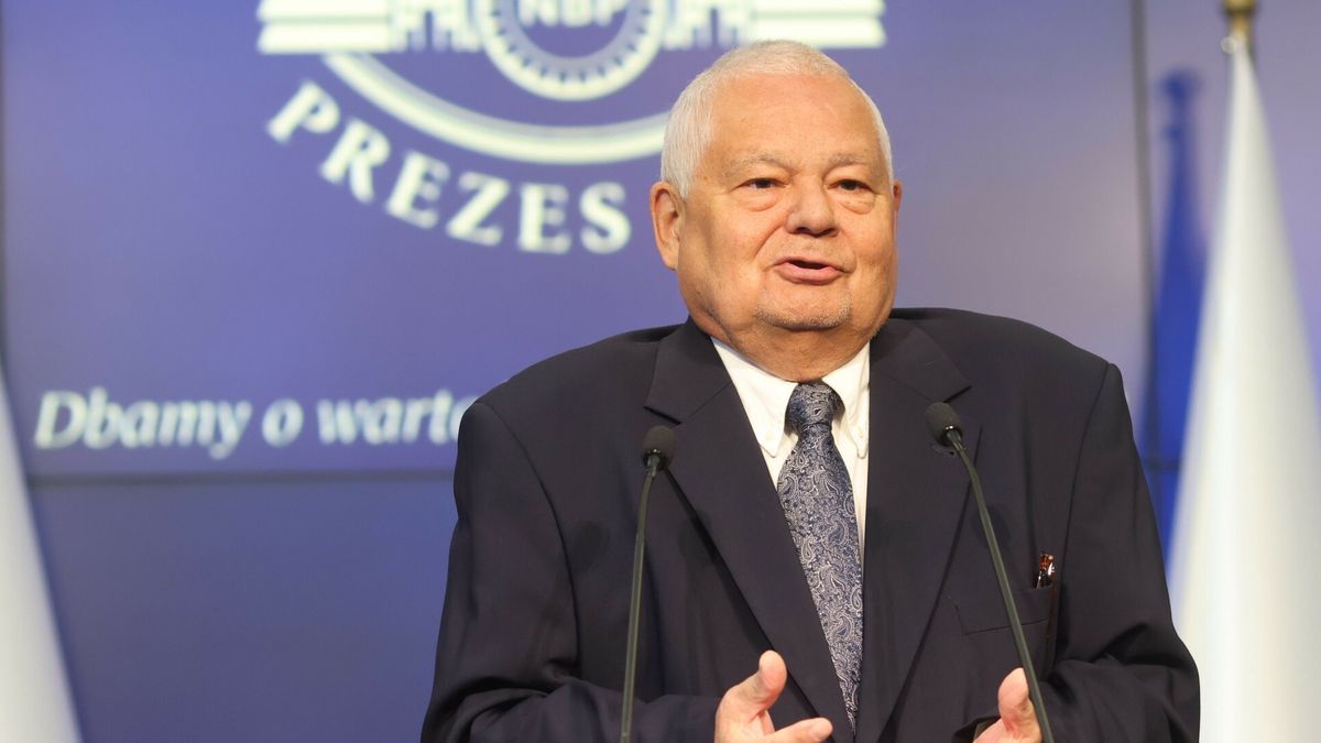 Konferencja prezesa NBP Adama Glapi?skiego06.10.2022 Warszawa Konferencja prezesa NBP Adama Glapinskiego N/z Adam Glapinski fot Andrzej Iwanczuk/REPORTERAndrzej Iwanczuk/REPORTER