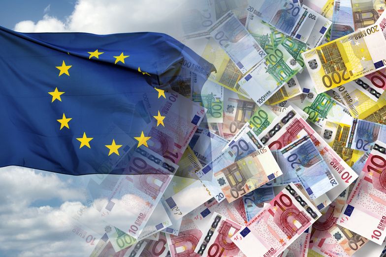 Gwałtowny spadek kursu euro. Powodem niepokojące doniesienia