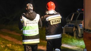 Nocna akcja służb ratunkowych w Skrzyszowie koło Tarnowa. Pomocy potrzebował mężczyzna, który wpadł do Wątoku