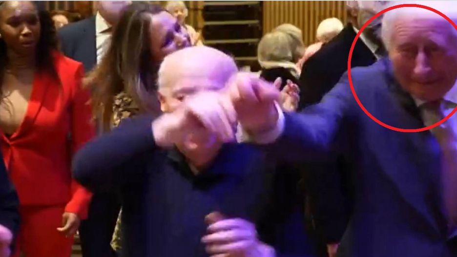 Król Karol na parkiecie w domu kultury JW3