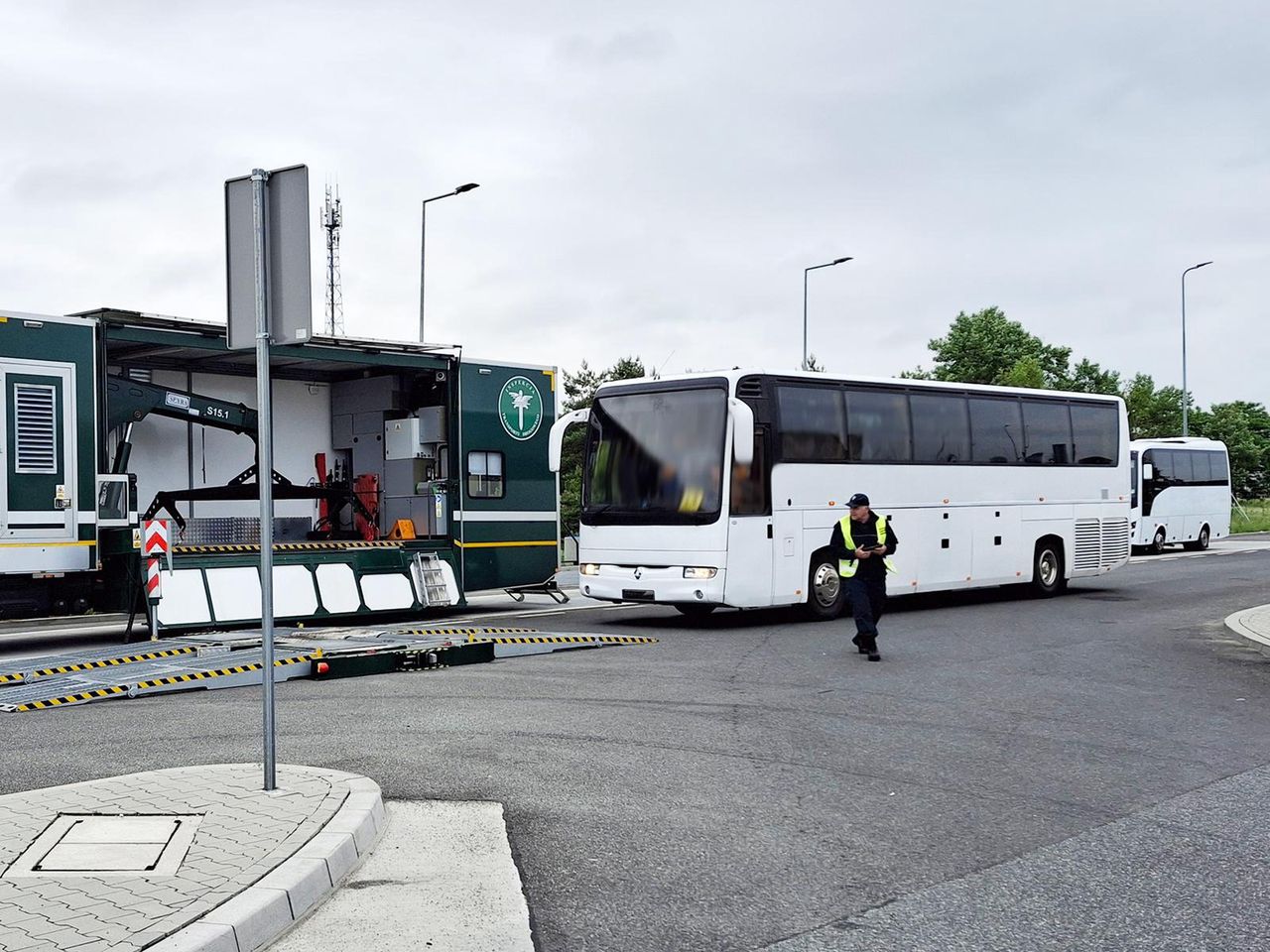 Masowe kontrole autokarów na A4. Wyniki nie napawają optymizmem