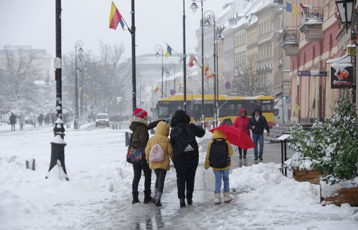 Nadciąga załamanie pogody. IMGW ostrzega przed dużymi opadami śniegu 