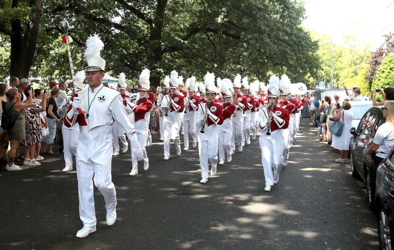 Szczecin: VIII Festiwal Orkiestr Dętych o Puchar Prezydenta Miasta Szczecin. Przemarsz orkiestr przez miasto [ZDJĘCIA]