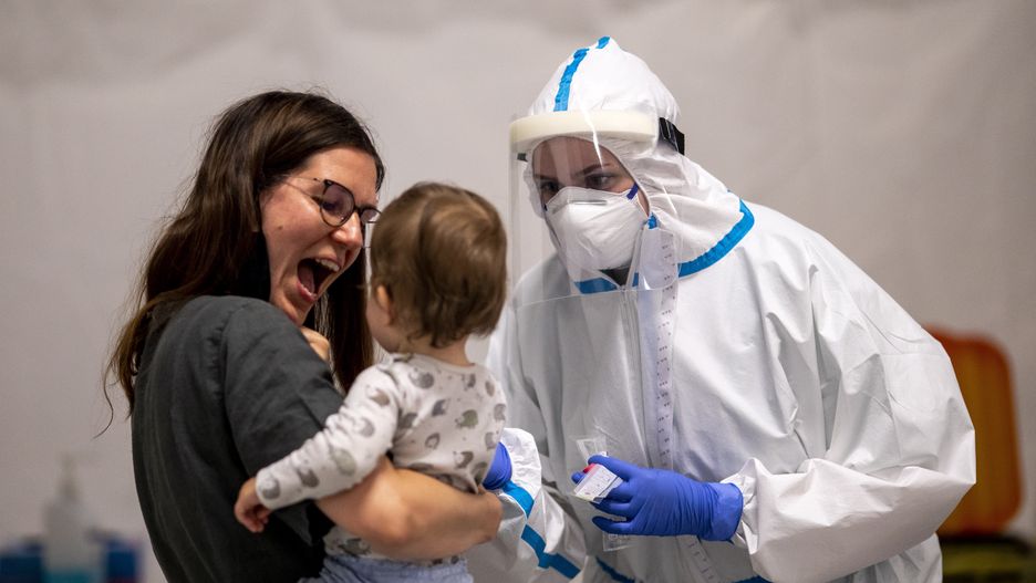 Rzecznik MZ podał dane. Już ponad 60 proc. zakażeń do brytyjska mutacja