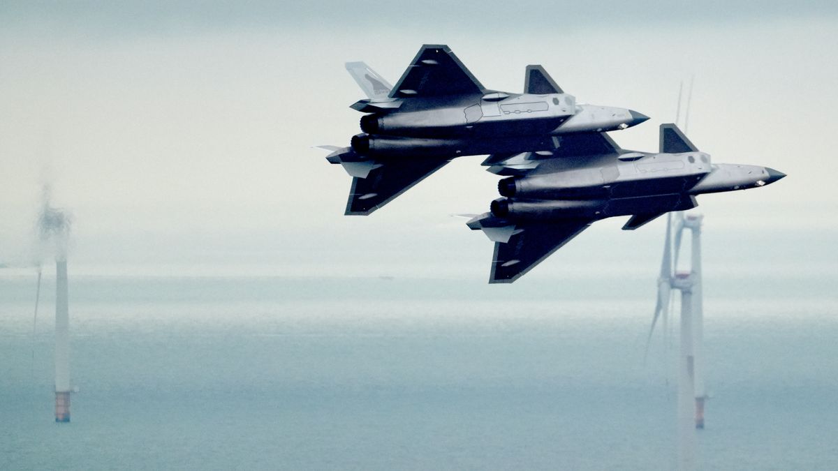 Myśliwce J-20 mogą w przyszłości przenosić nowe, chiński pociski