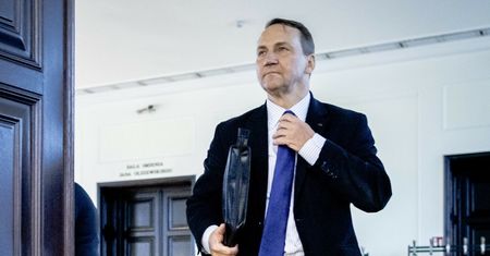 "Będzie protest". Sikorski reaguje na eksplozję rosyjskiego drona