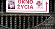 Dziecko w oknie życia. Miesięczny chłopiec u zakonnic