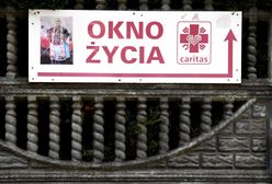 Dziecko w oknie życia. Miesięczny chłopiec u zakonnic